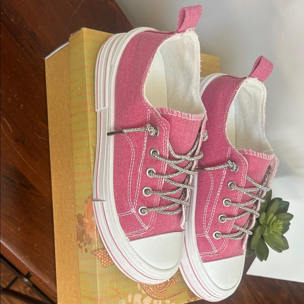 Pink Sparkle Women’s Very G Canvas Sneakers - Casual Lace-Up with Sparkle Laces - Picture 2 of 5